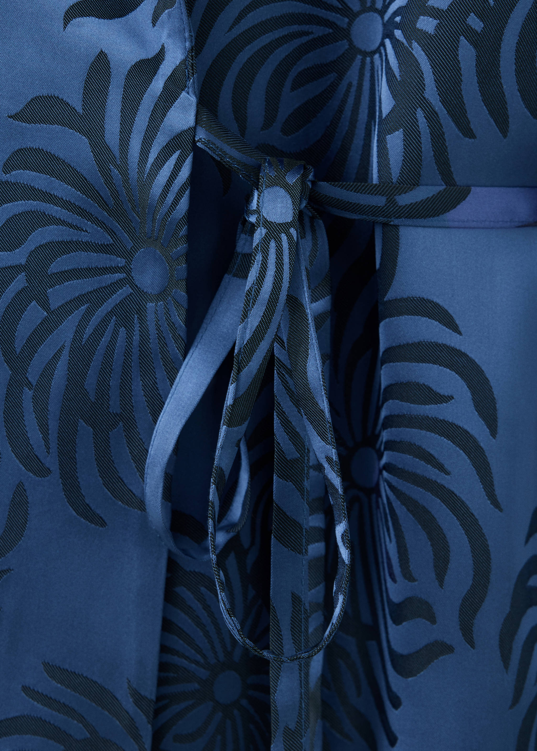 Jacquard satin robe - Details of the article 8