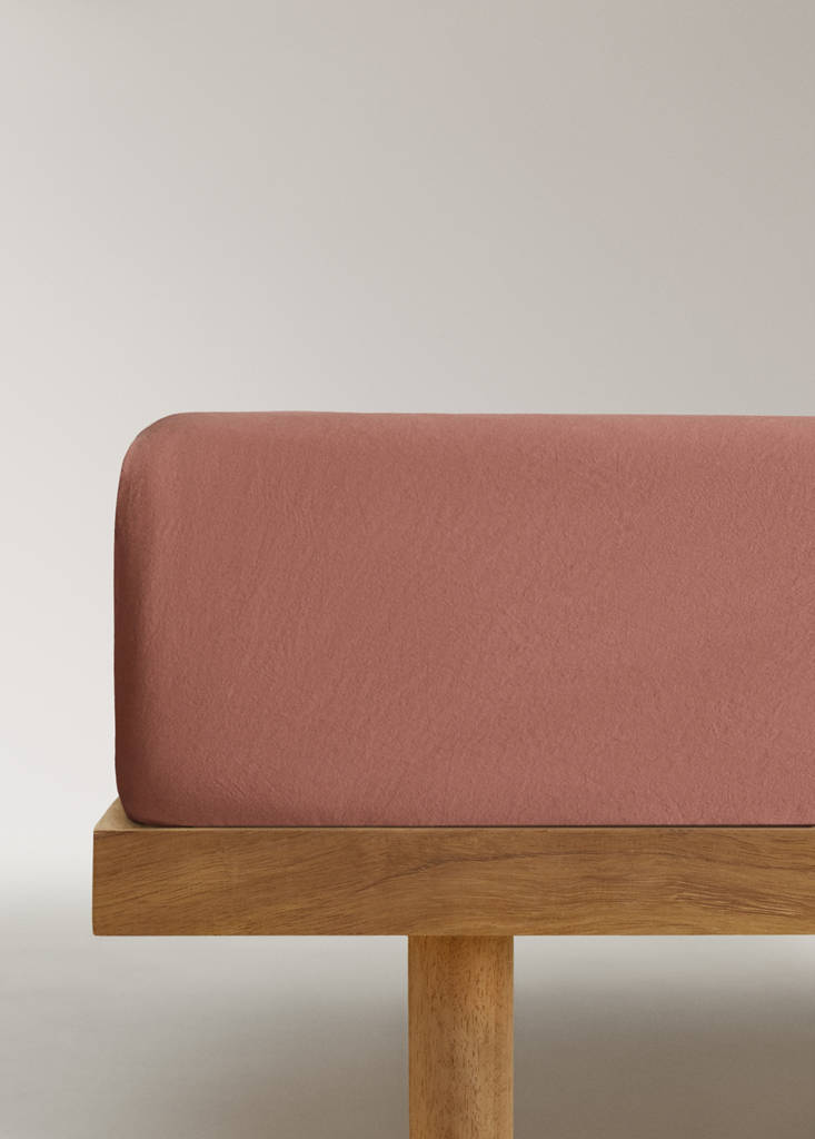 Washed cotton fitted sheet for a 90 cm bed — Medium Pink