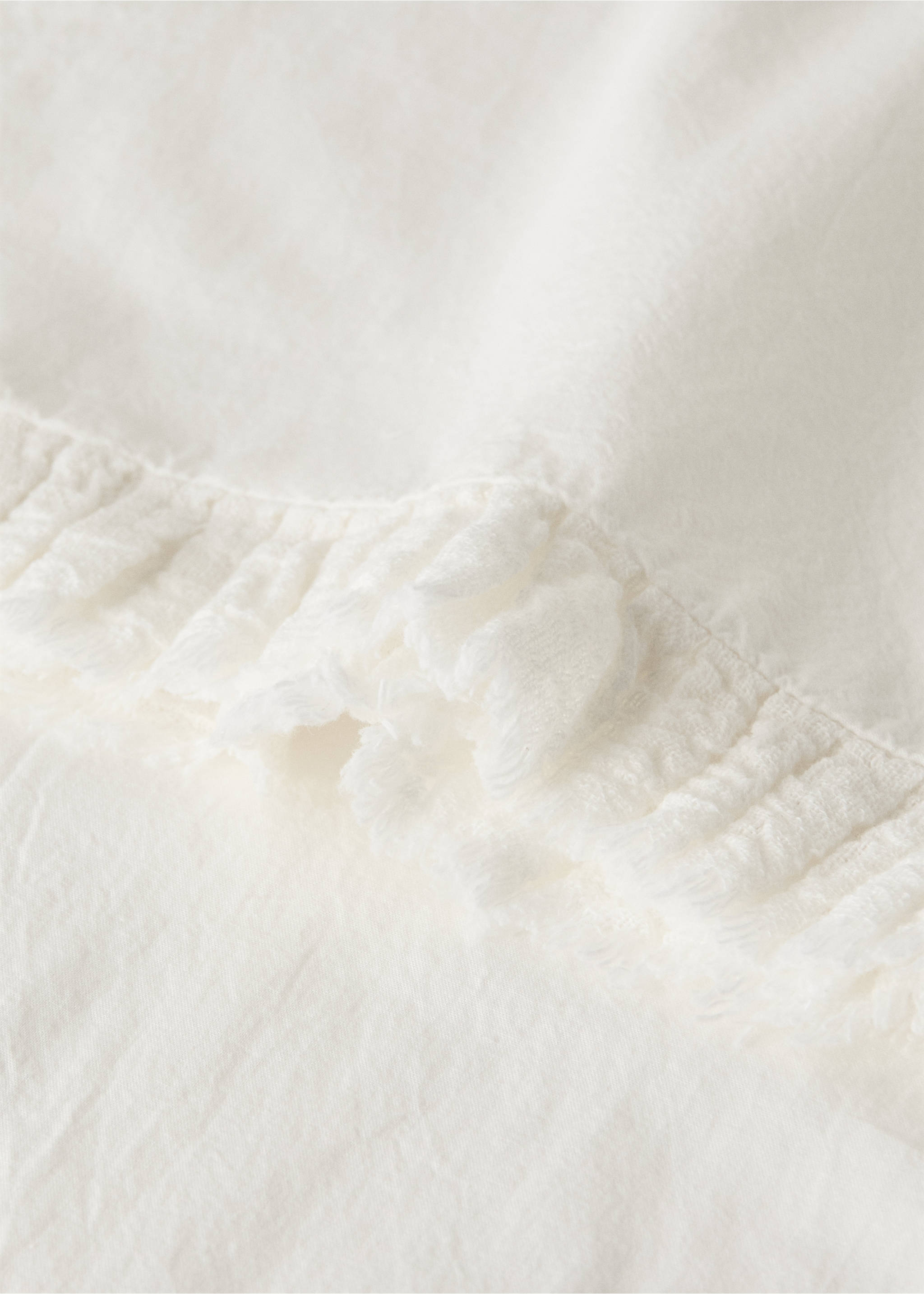 Washed cotton pillowcase with frayed gauze ruffle 45x110 cm - Details of the article 1, Ecru. Ref: 37092930-00.