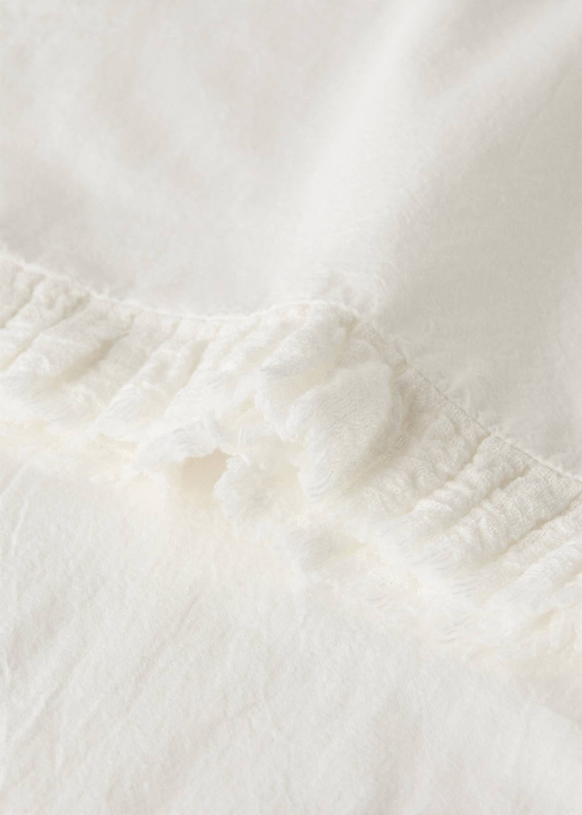 Washed cotton pillowcase with frayed gauze ruffle 45x110 cm — Ecru