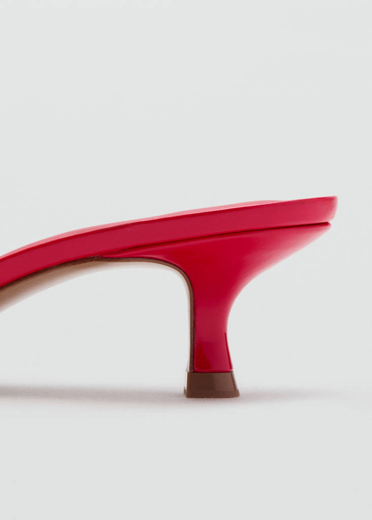 Kitten-heel sandals with strap — Red