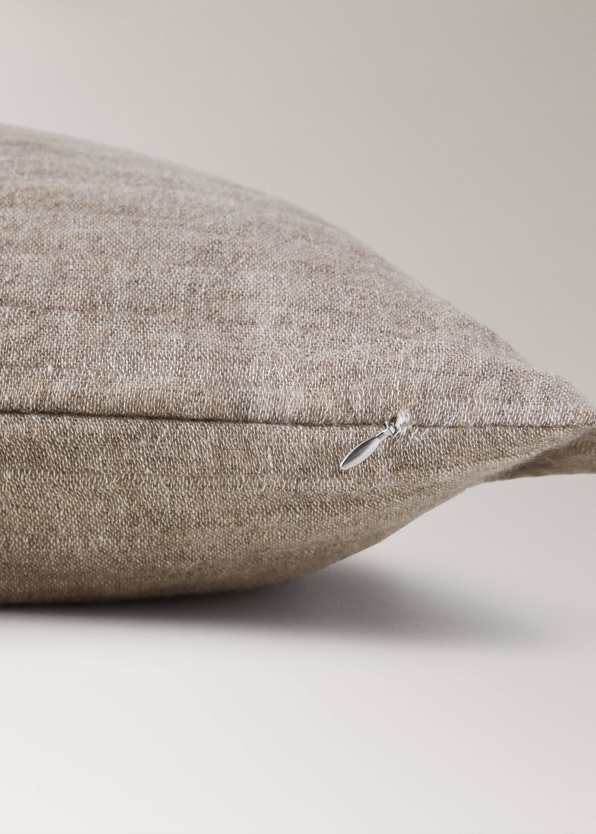 Linen wool blend cushion cover 50 x 50 cm - Details of the article 2