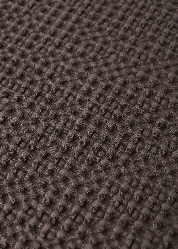 Garment-dyed cotton bed cushion cover 50x50 cm — Brown