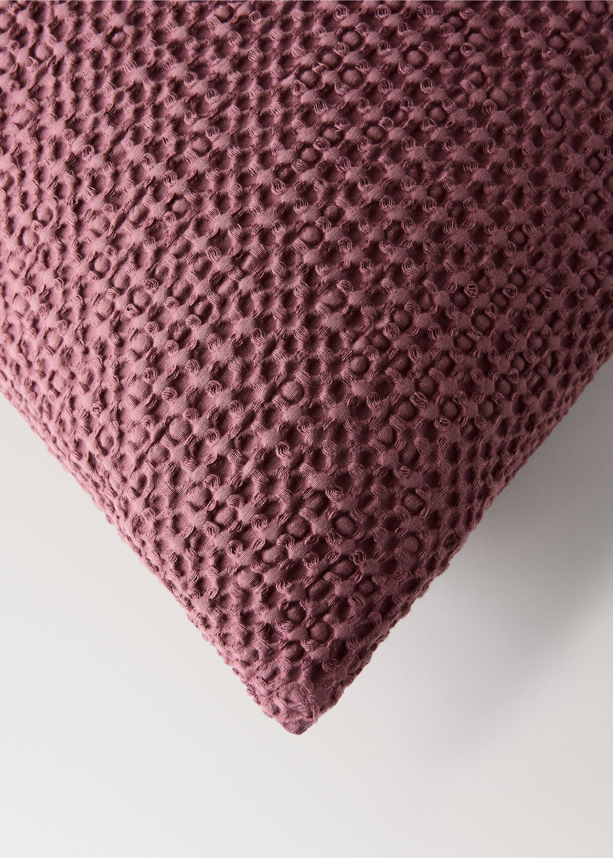 Kopfkissenbezug aus Baumwolle, stückgefärbt, 50 x 50 cm - Detail des Artikels 1, Kirschrot. Ref: 37092938-00.