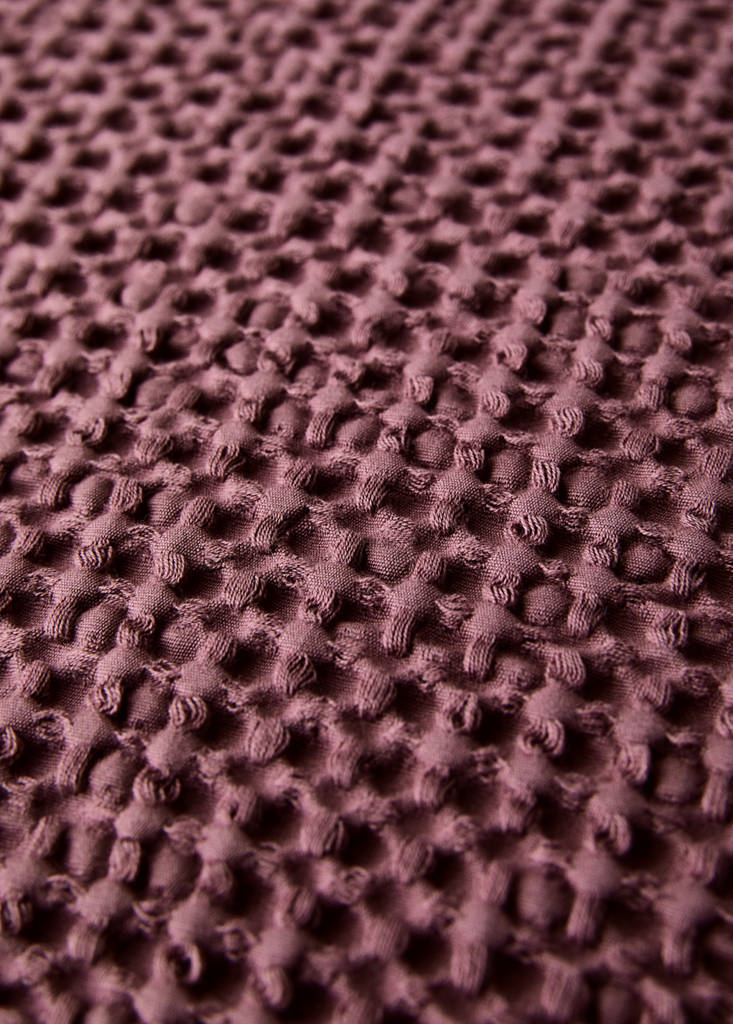 Garment-dyed cotton bed cushion cover 50x50 cm — Cherry