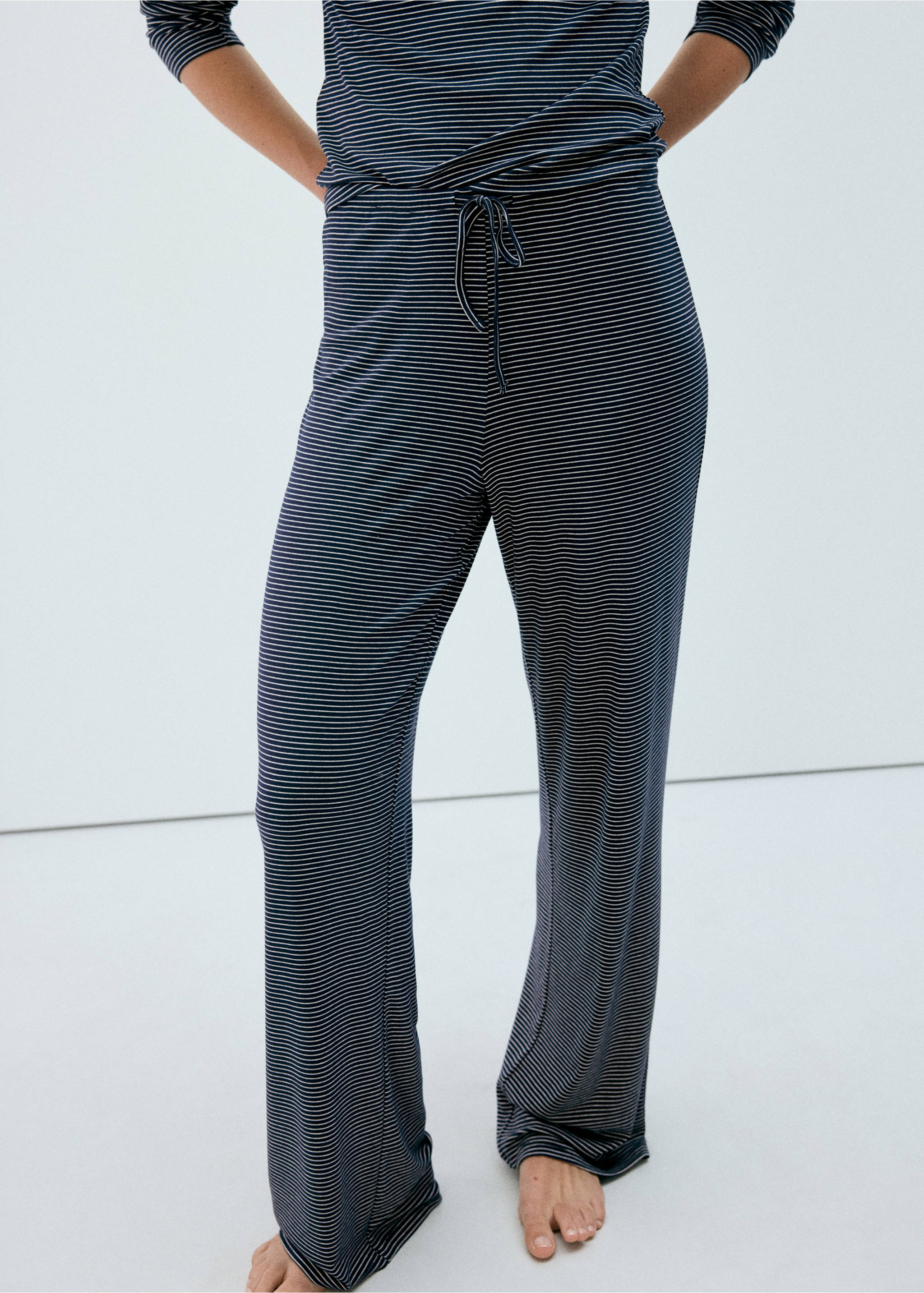 Pantalon de pyjama à rayures, taille ajustable - Plan moyen, Bleu marine. Ref: 37092939-00.