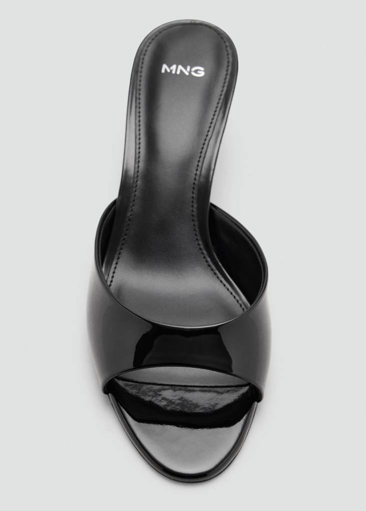Kitten-heel sandals with strap — Black