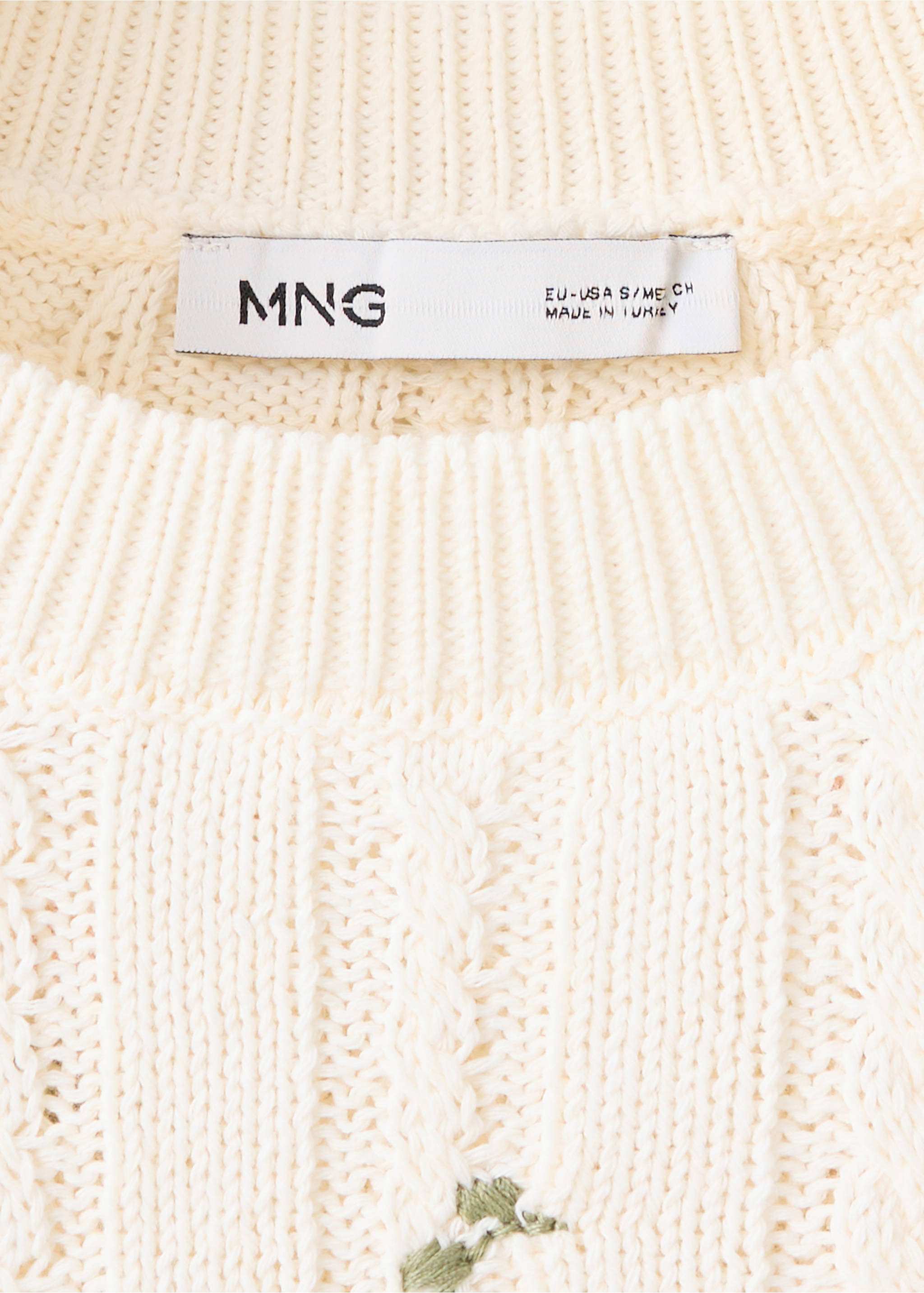Ribbed jersey with floral embroidery - Details of the article 8, Ecru. Ref: 37092952-00.