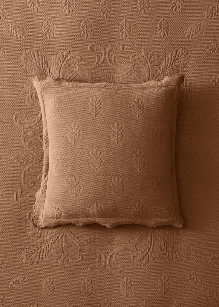 Floral embroidered cushion cover 50x50cm — Caramel
