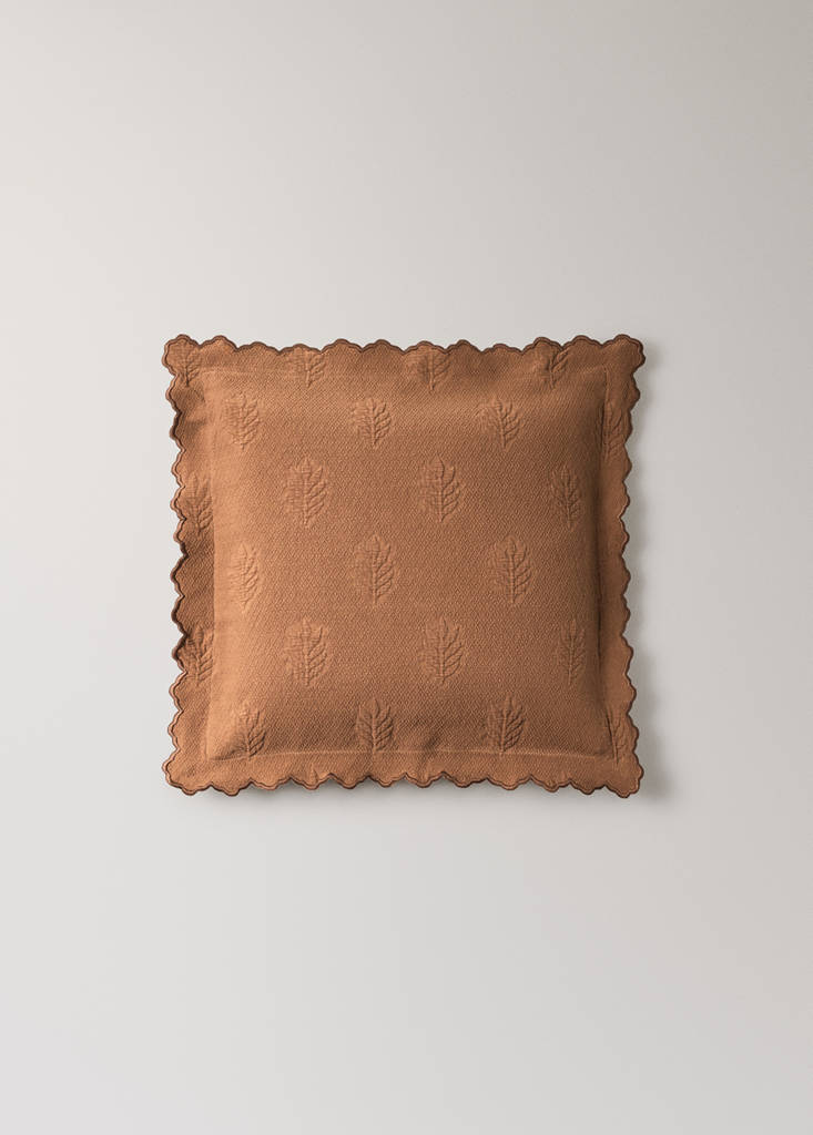 Floral embroidered cushion cover 50x50cm — Caramel