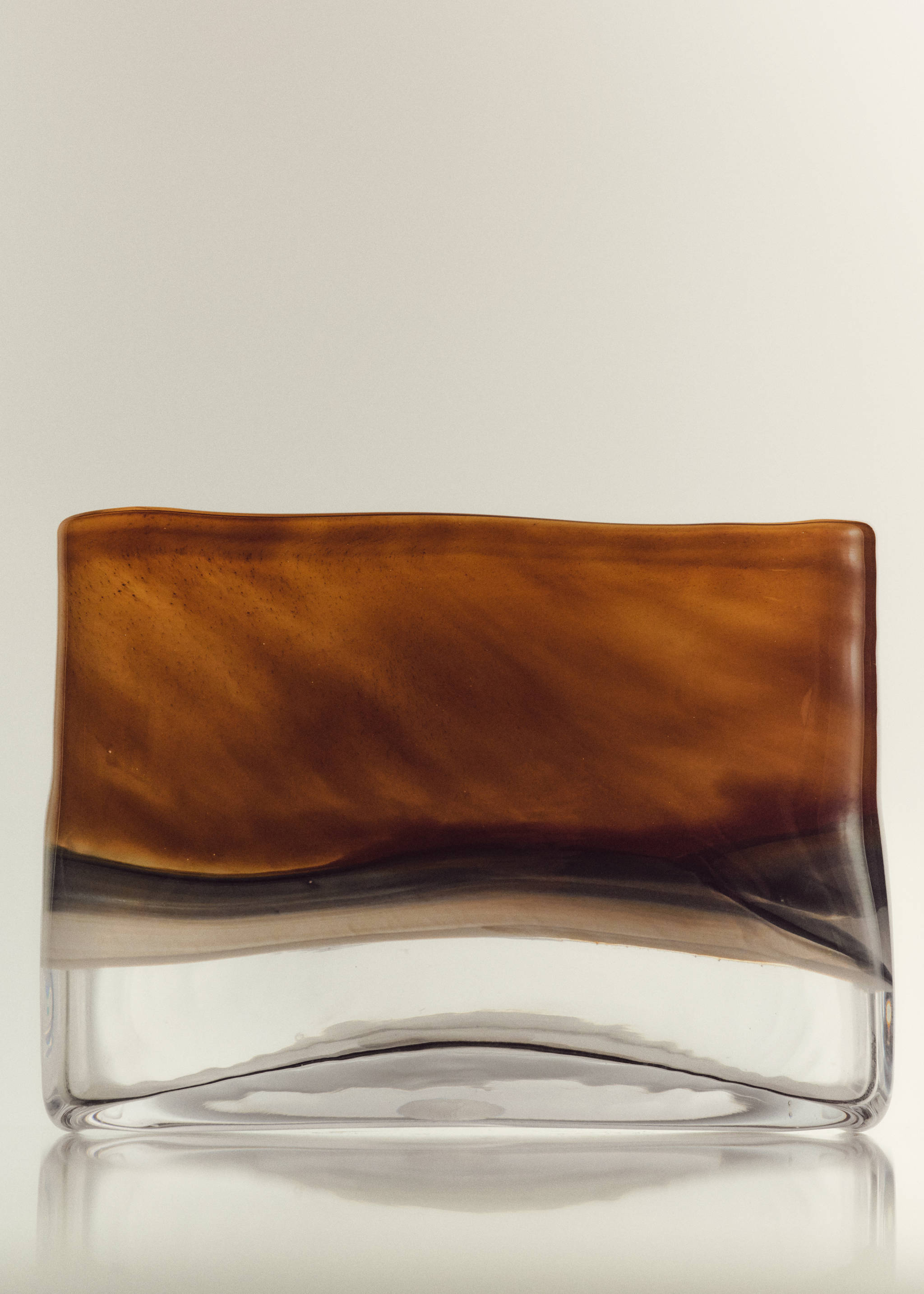 100% semi-transparent crystal vase - Details of the article 5, Ochre. Ref: 37093274-00.