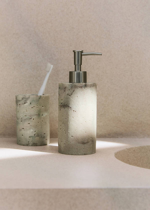 Travertine-effect resin soap dispenser — Sand