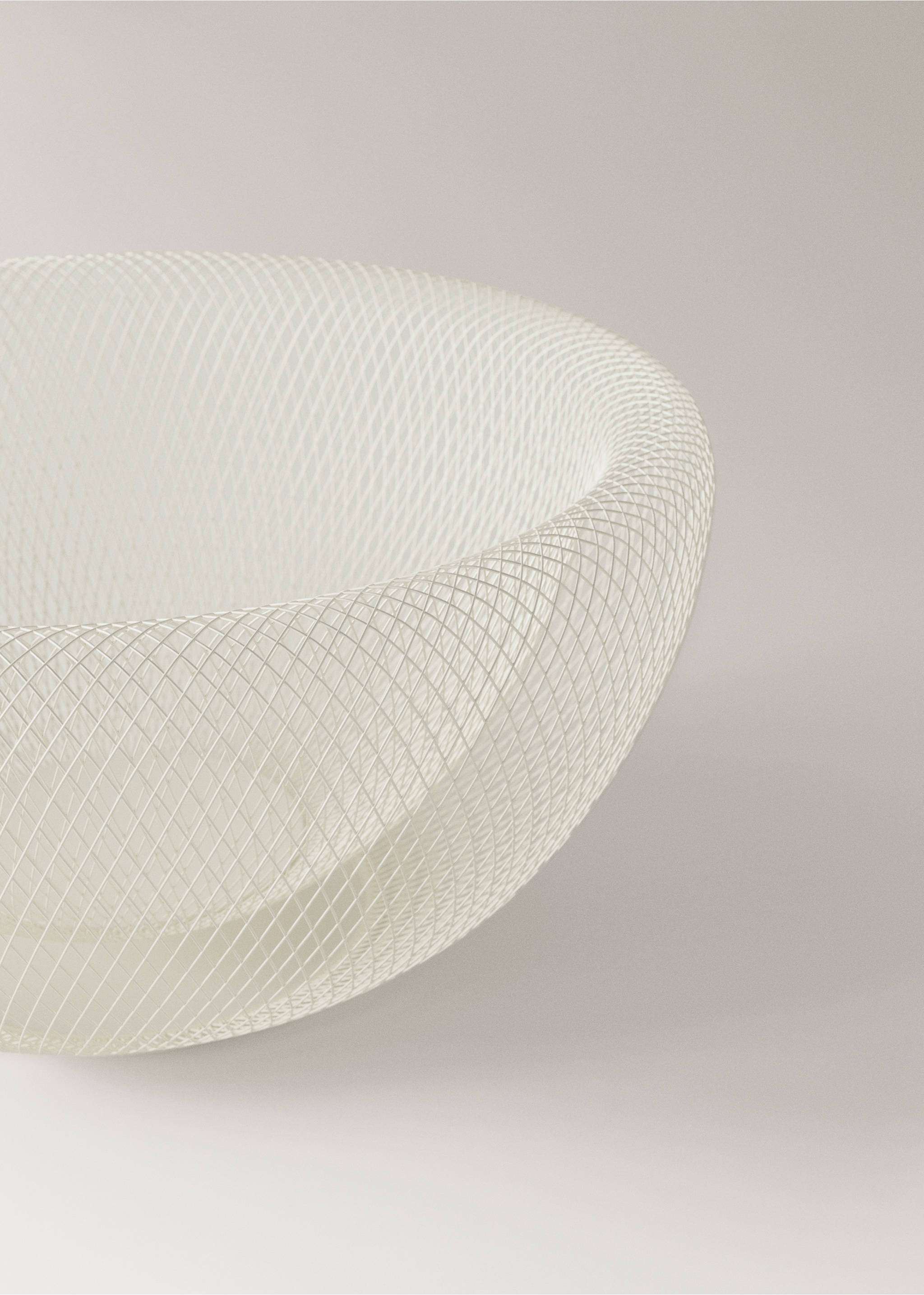 Serving dish mesh - Details of the article 1, Off White. Ref: 37093290-00.