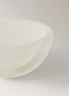 Wrought iron mesh fountain — Off White 2