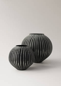 Striped ceramic vase — Black 4