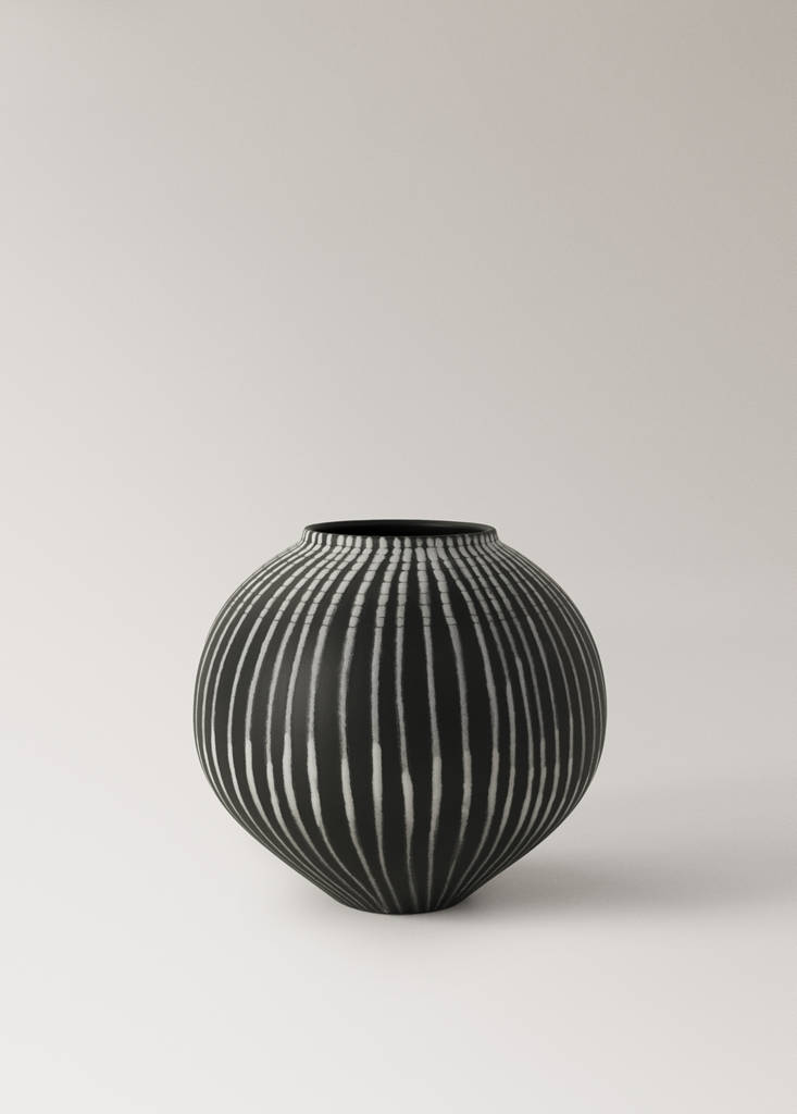 Striped ceramic vase — Black