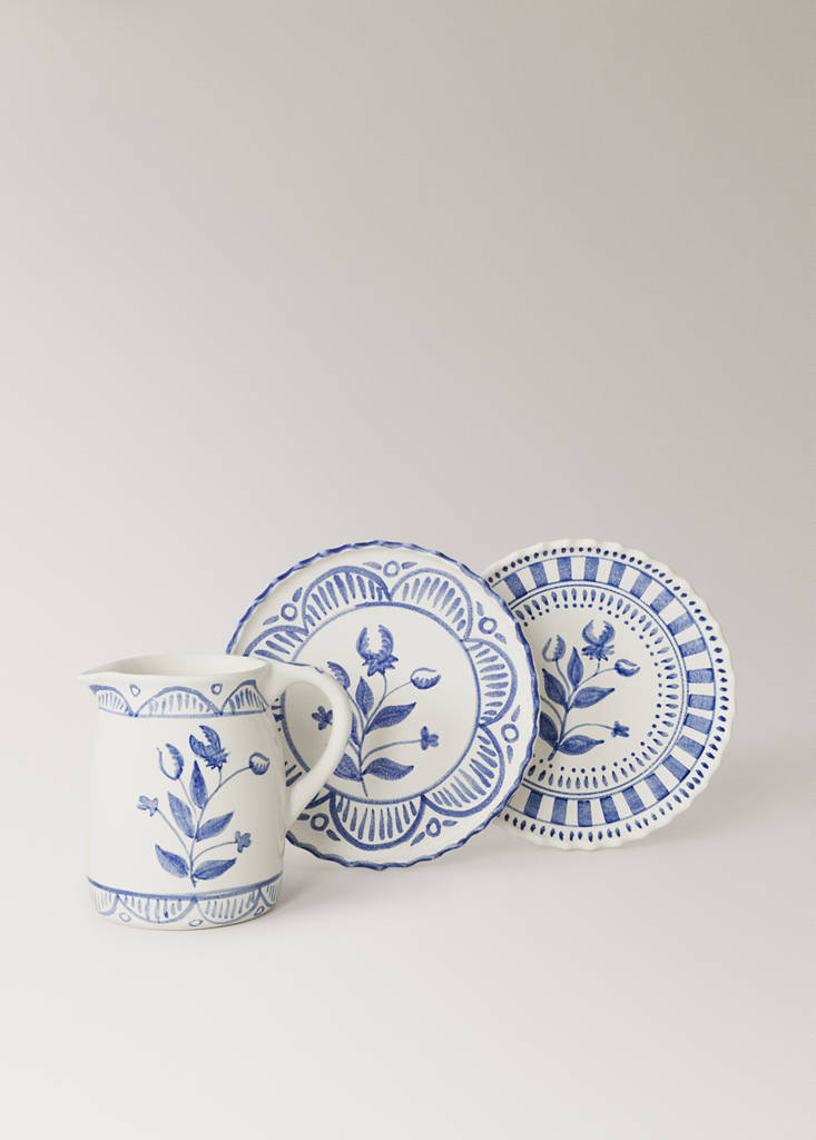 Hand-painted stoneware jar — Blue