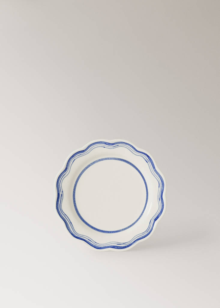 Small hand-painted stoneware dinner plate — Blue