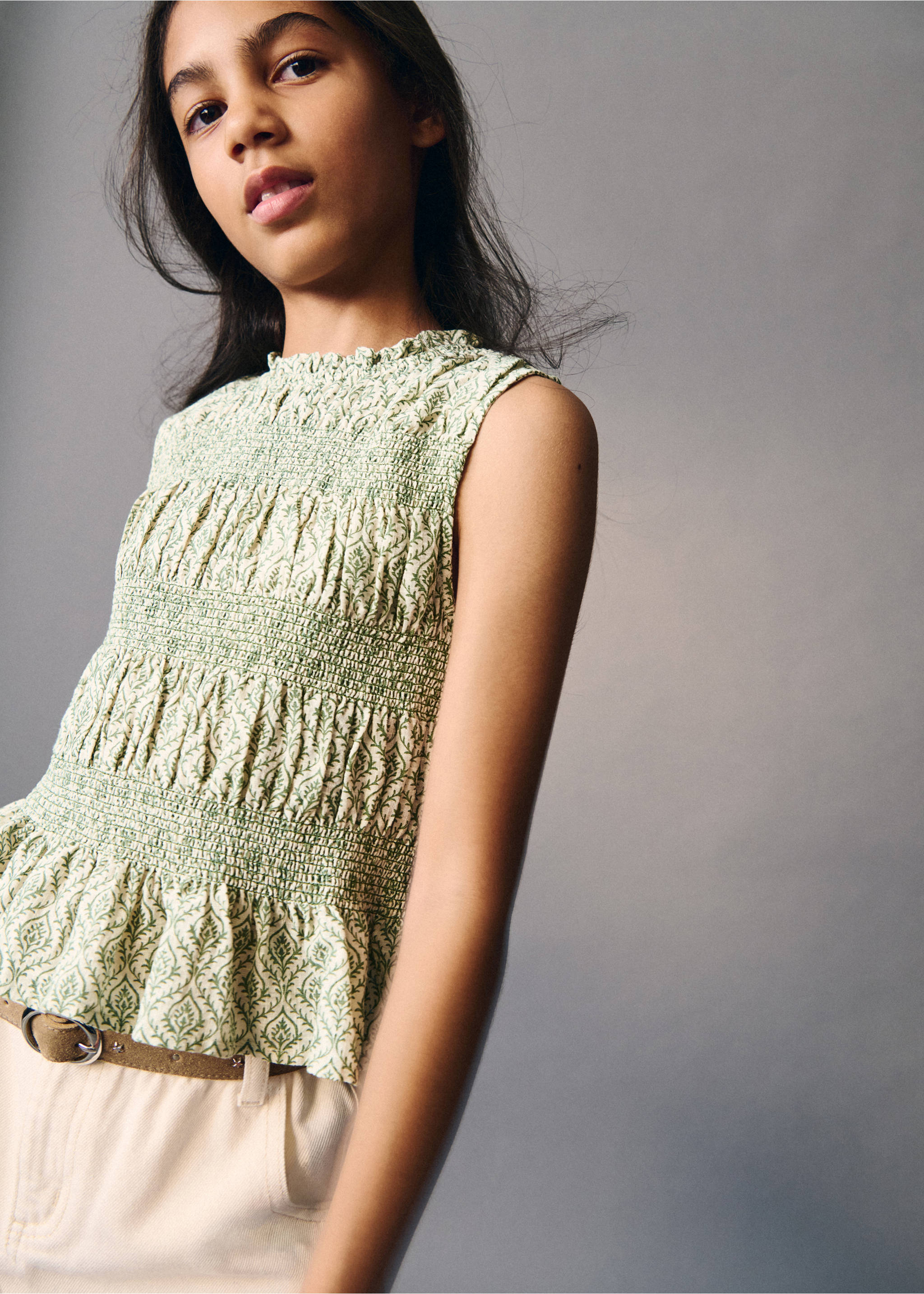 100% cotton gathered blouse - Details of the article 5, Pastel Green. Ref: 37093312-00.