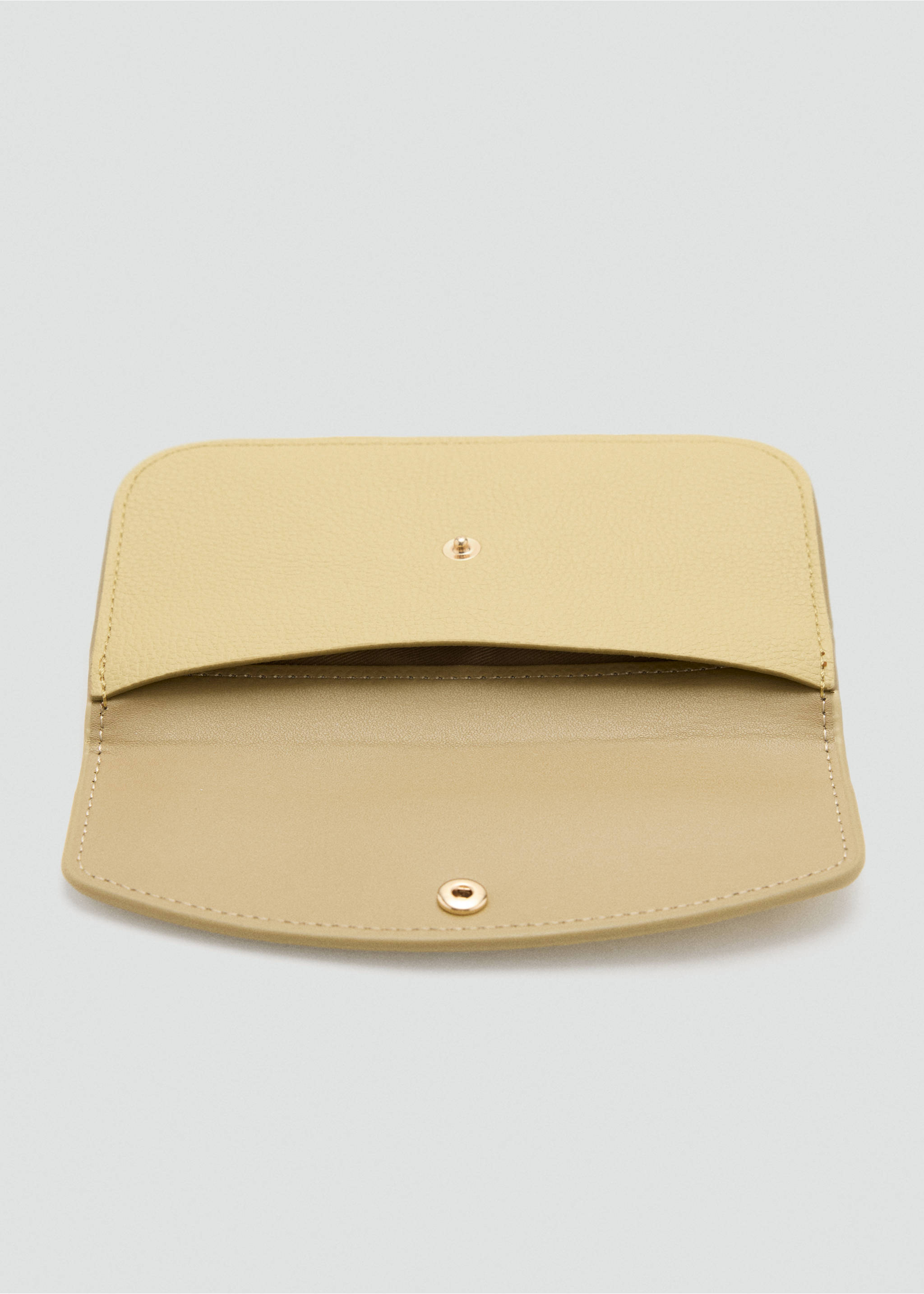 Wallet with button flap - Details of the article 1, Vanilla. Ref: 37093316-00.