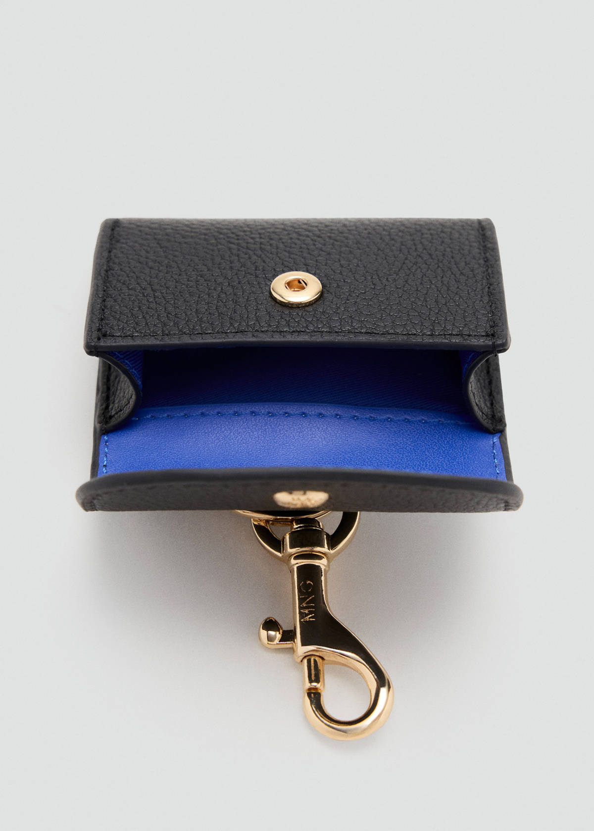 Earphone pouch with flap — Black