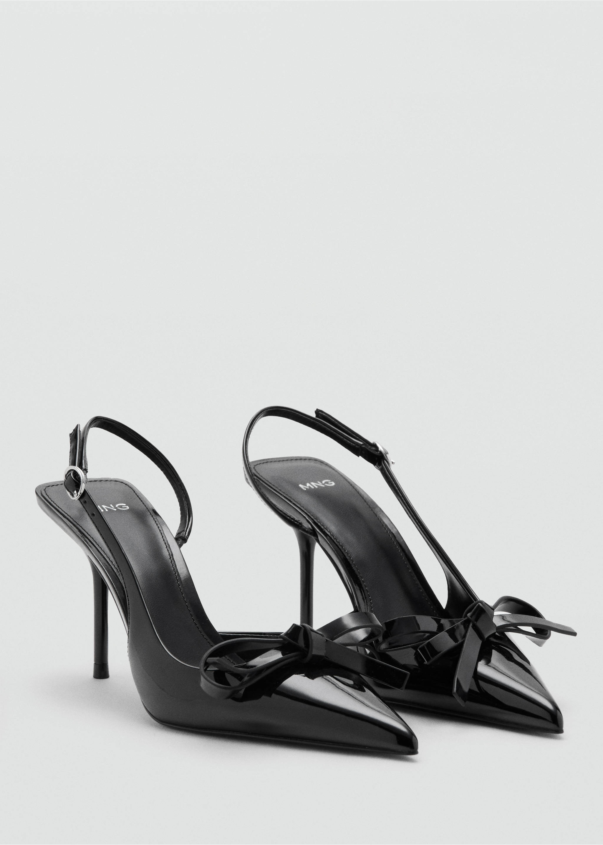 Chaussures à talons en cuir verni à nœud - Plan moyen, Noir. Ref: 37093318-00.
