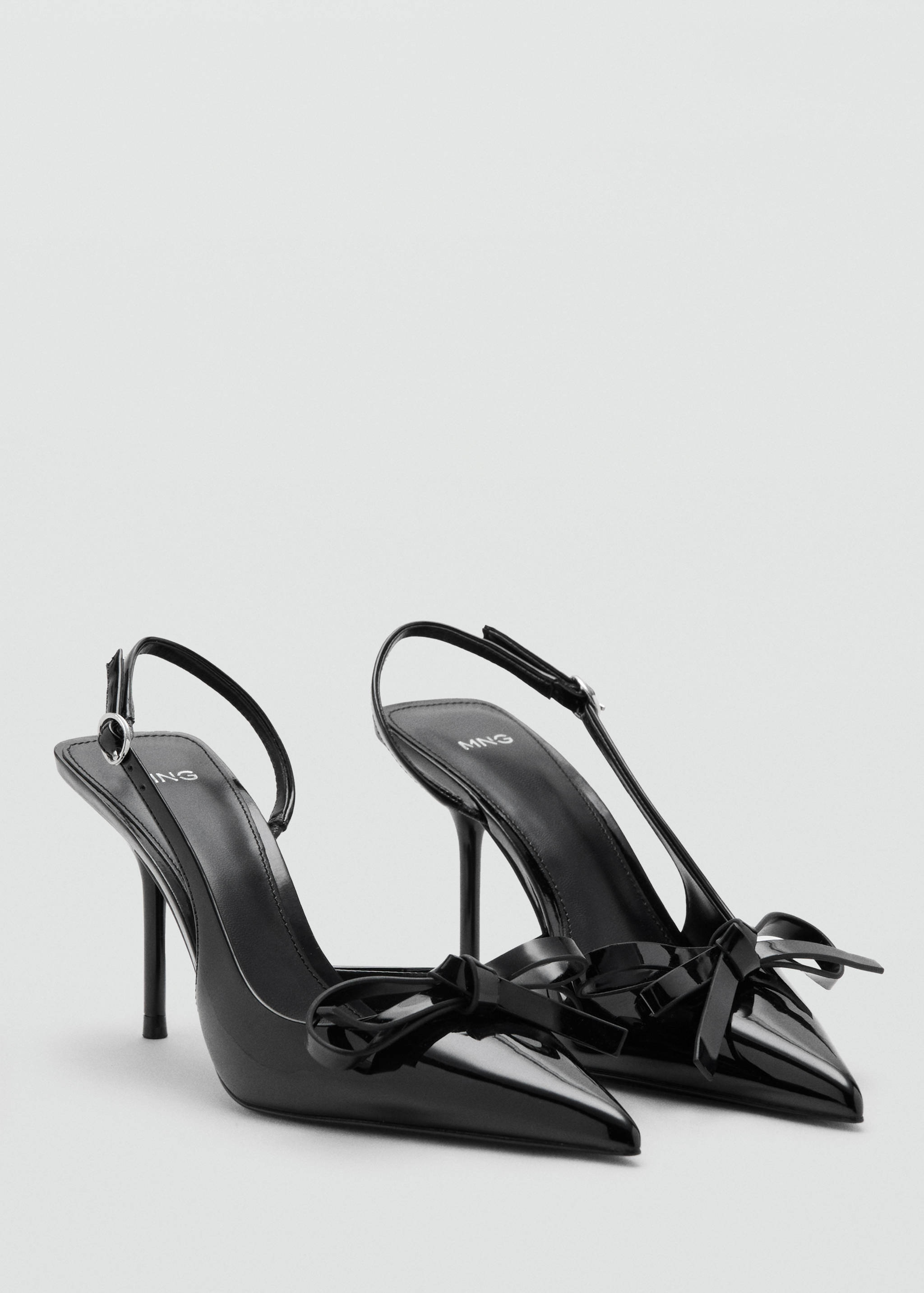 Chaussures à talons en cuir verni à nœud - Plan moyen