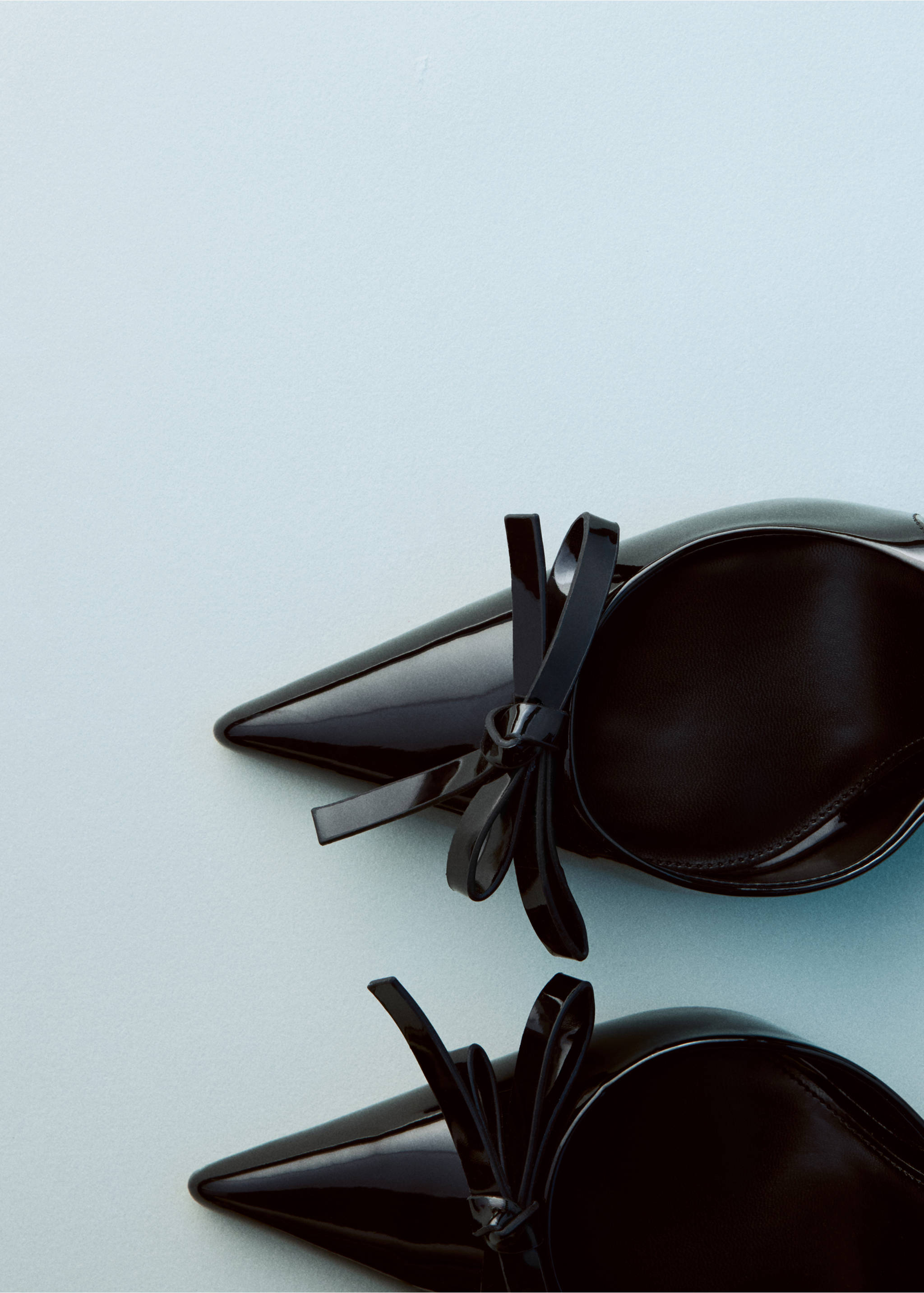 Patent leather bow high heel shoe - Details of the article 5, Black. Ref: 37093318-00.