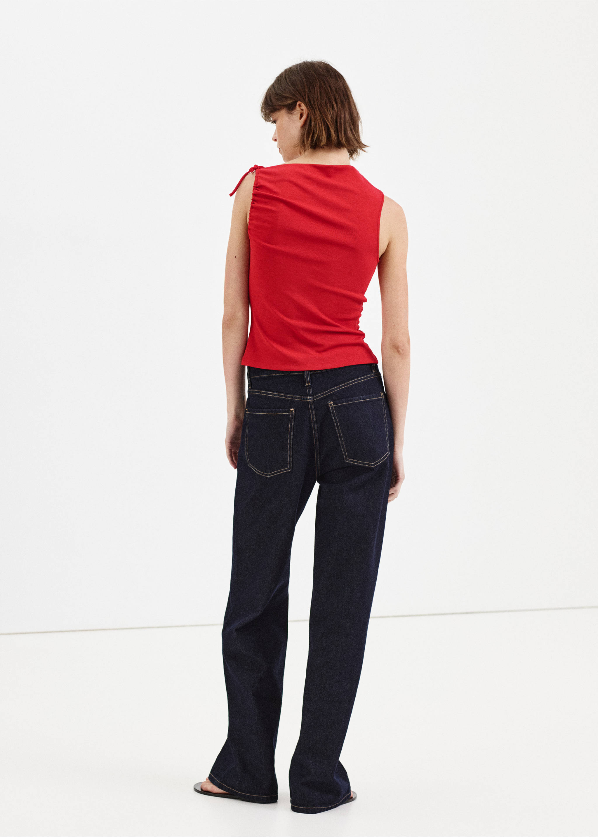 Asymmetric ruched top - Reverse of the article, Red. Ref: 37093320-00.