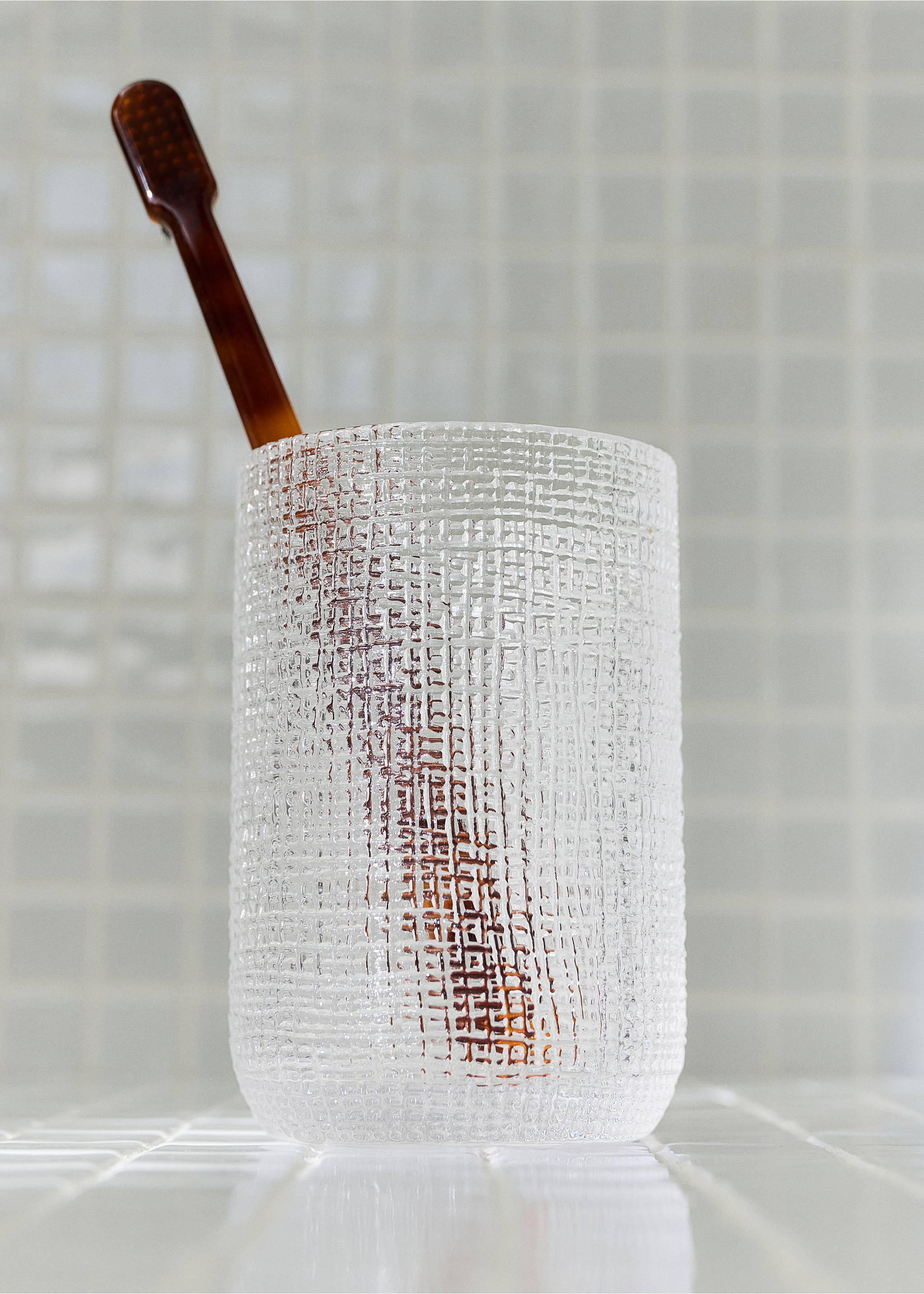Engraved glass toothbrush holder - General plane, Black. Ref: 37093856-00.