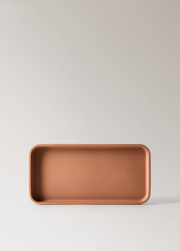 Striped resin bath tray — Ochre