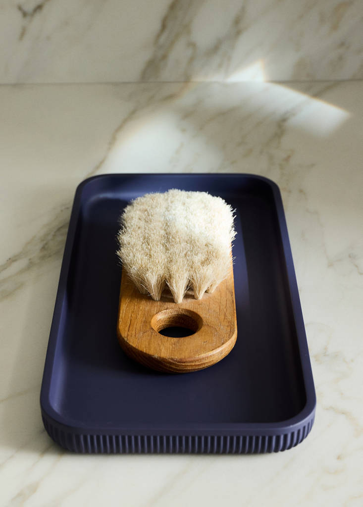 Striped resin bath tray — Blue