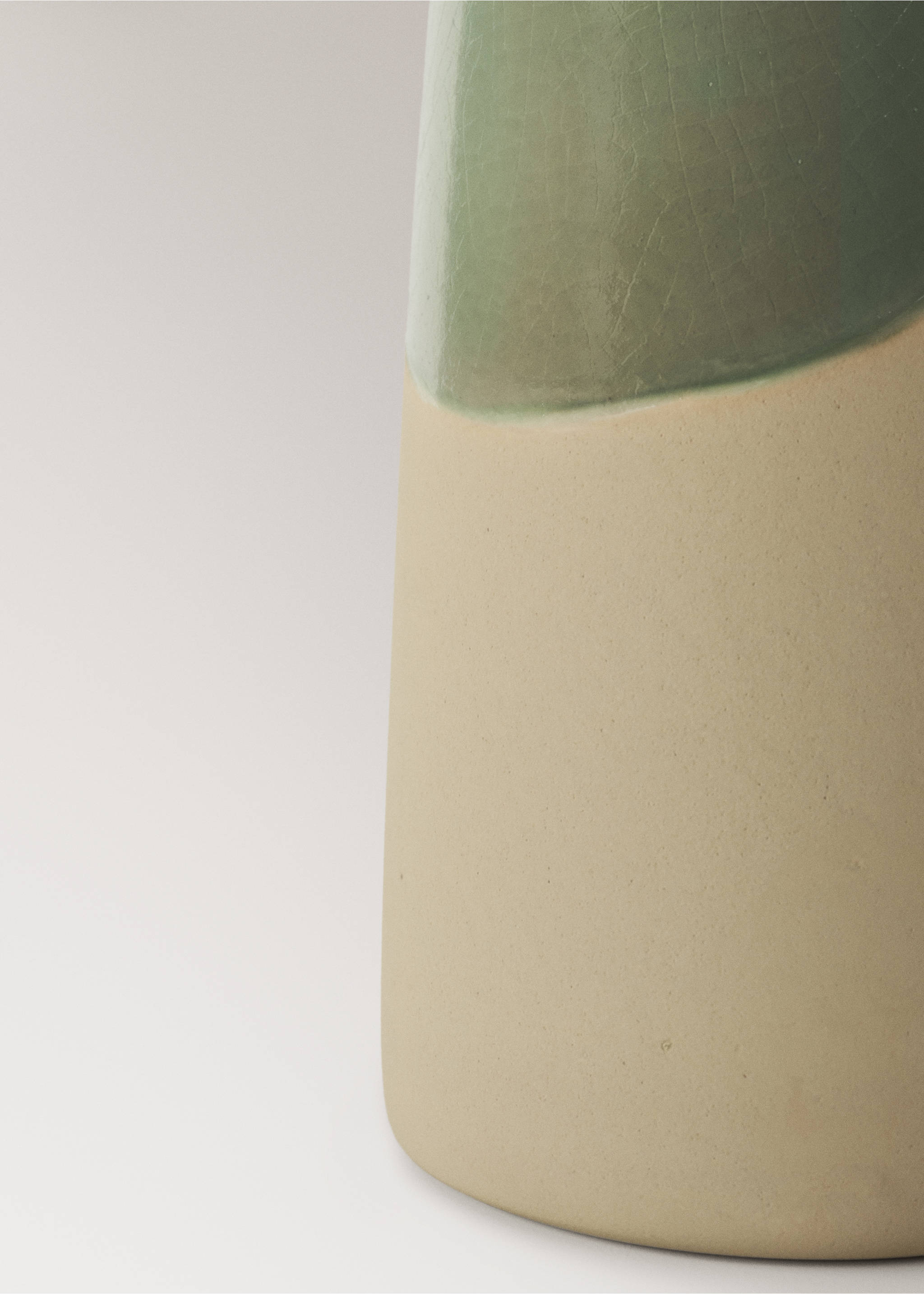 Two-tone 100% stoneware vase - Details of the article 2, Turquoise. Ref: 37093860-00.