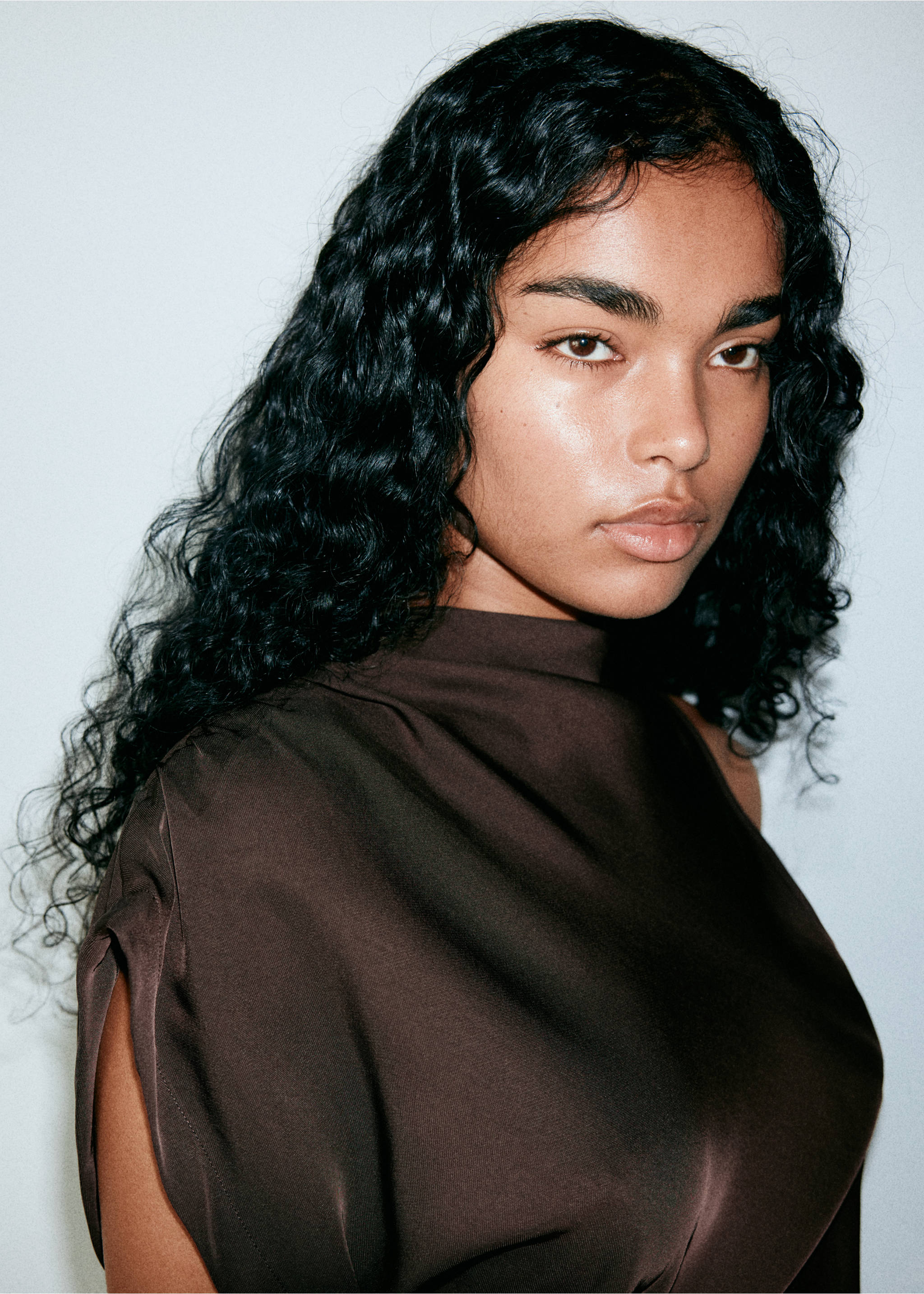 Asymmetric side ruched dress - Details of the article 4, Brown. Ref: 37093861-00.