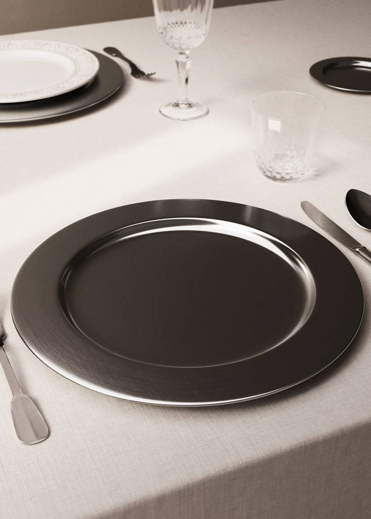 Matte stainless steel underplate — Silver