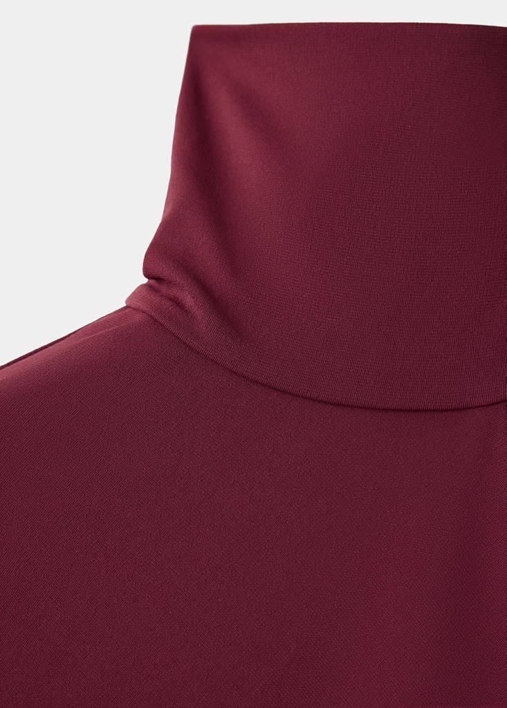 Turtleneck dress with asymmetrical sleeves — Maroon