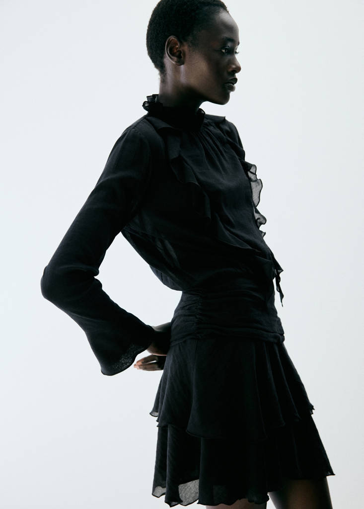 Ruffled dress with a shirred waist — Black