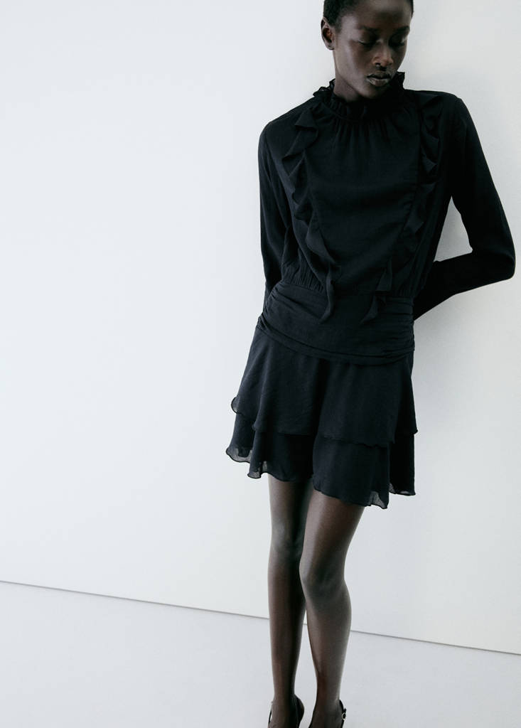 Ruffled dress with a shirred waist — Black