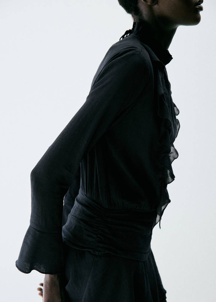 Ruffled dress with a shirred waist — Black
