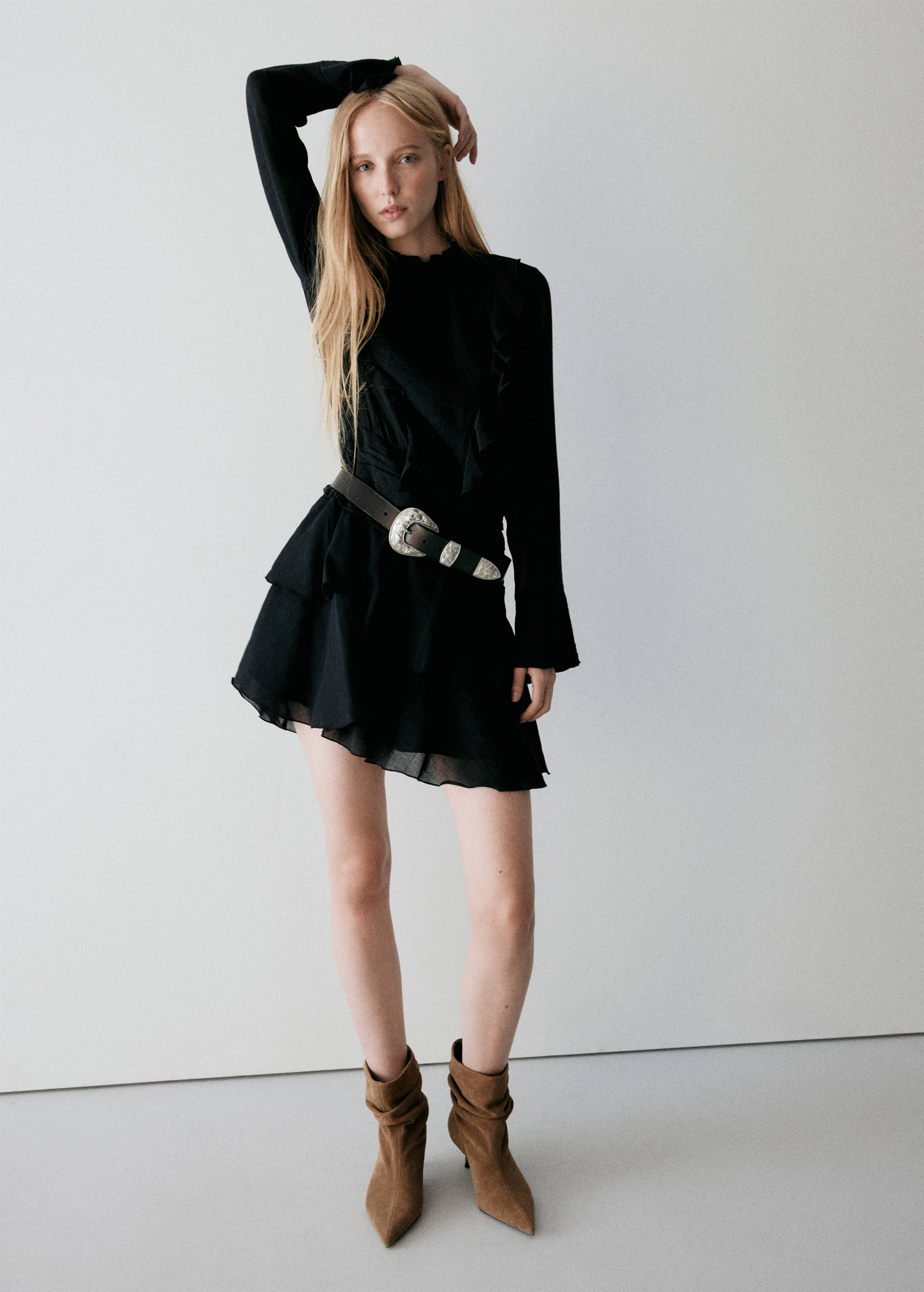 Ruffled dress with a shirred waist - General plane
