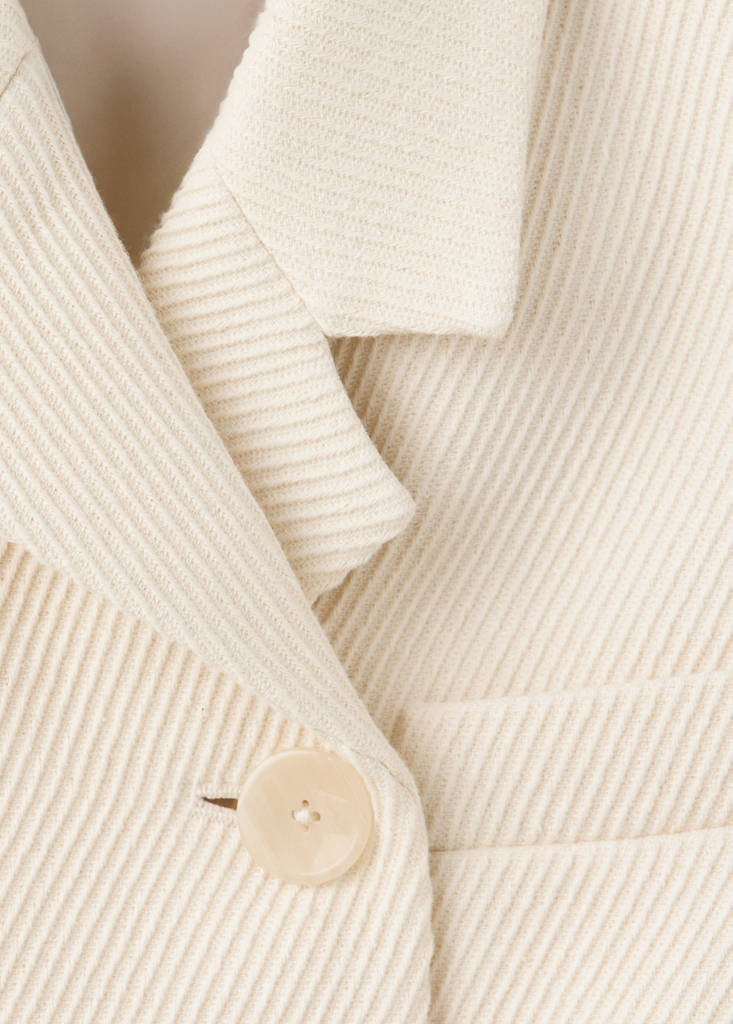 Short double-breasted jacket — Ecru