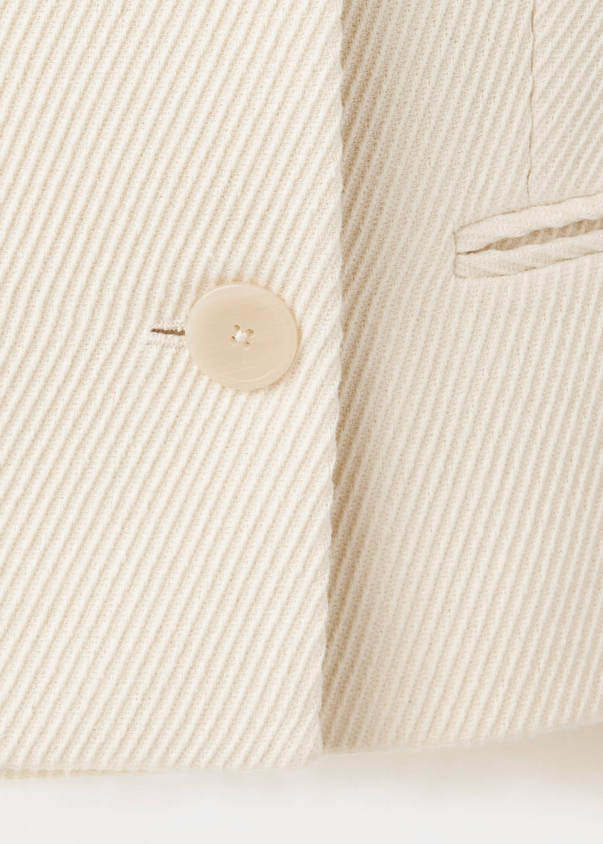 Short double-breasted jacket — Ecru