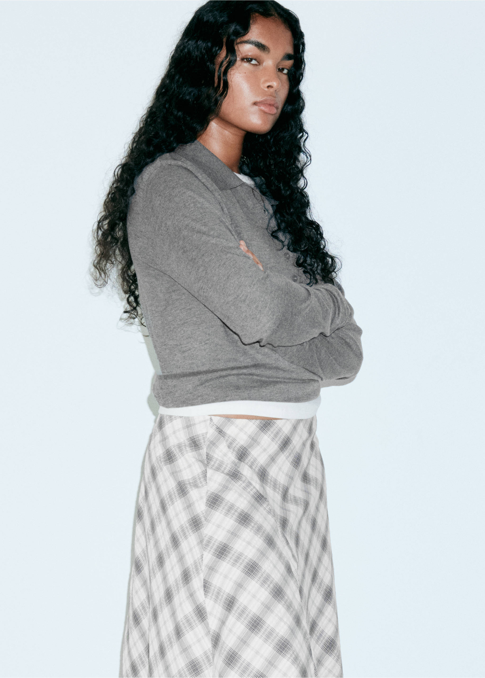 Fluid midi checked skirt - Details of the article 6, White. Ref: 37094067-00.