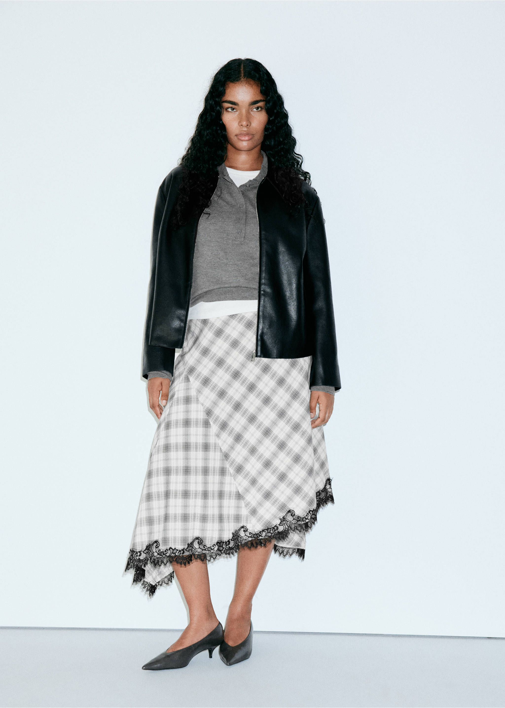 Fluid midi checked skirt - Details of the article 5, White. Ref: 37094067-00.