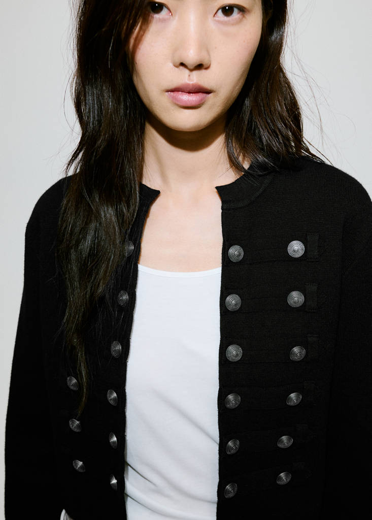 Fine-knit buttoned jacket — Black
