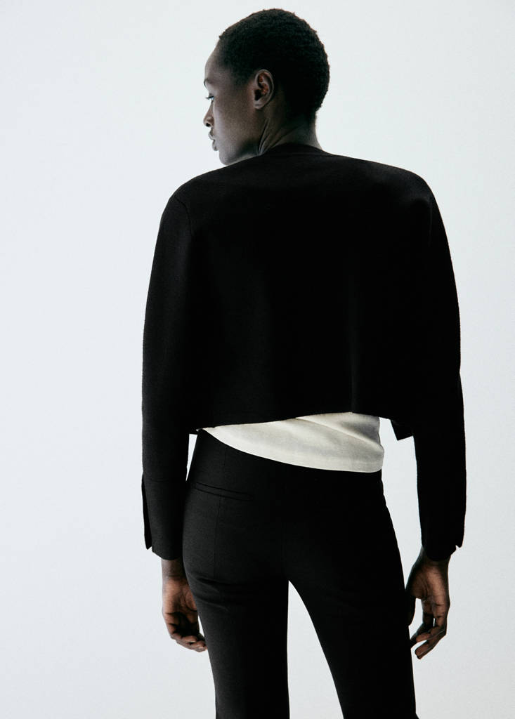 Fine-knit buttoned jacket — Black