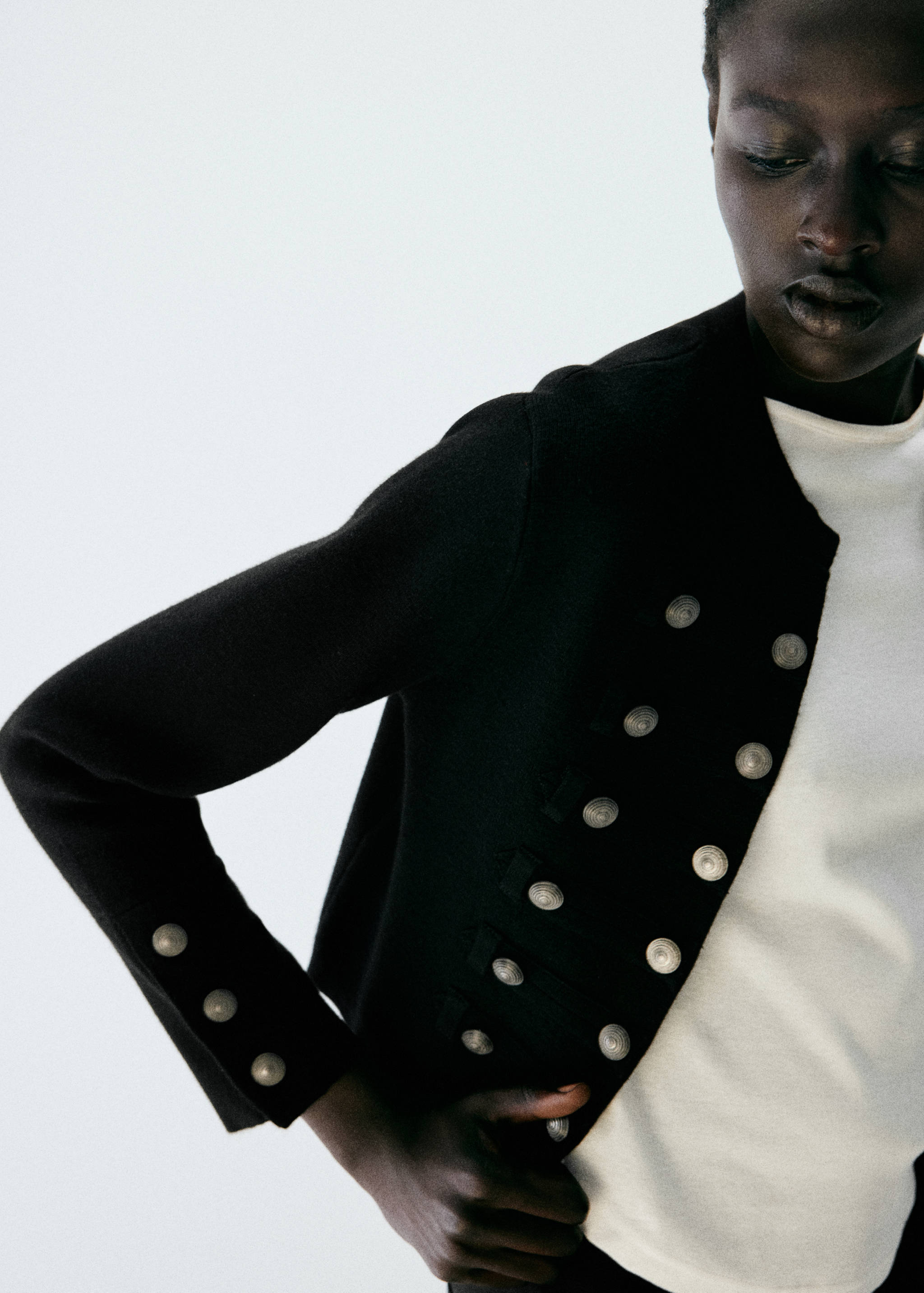 Fine-knit buttoned jacket - Details of the article 1