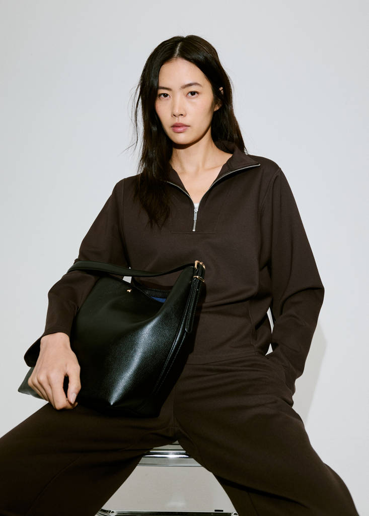Turtleneck sweatshirt with zip — Brown