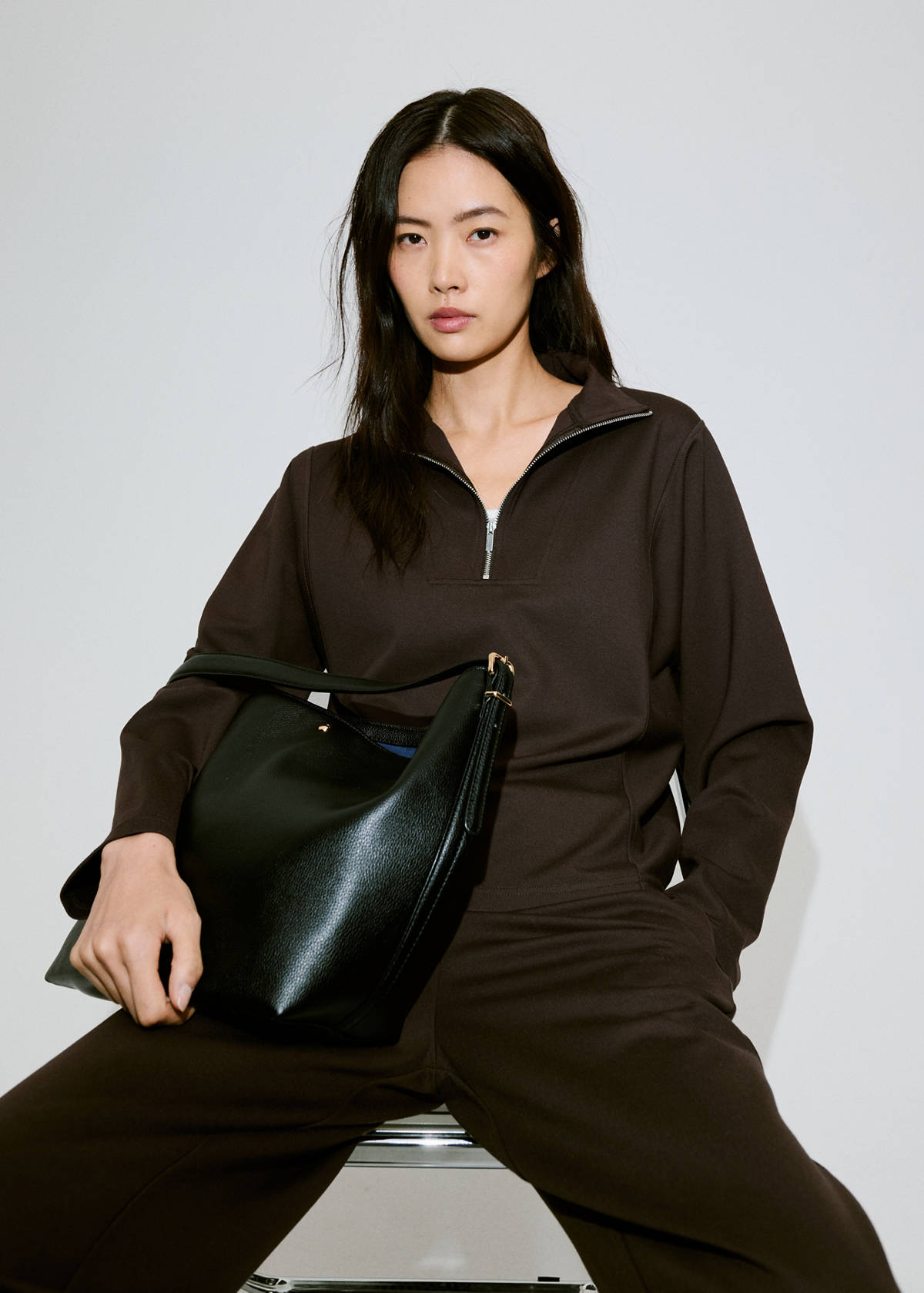 Turtleneck sweatshirt with zip — Brown