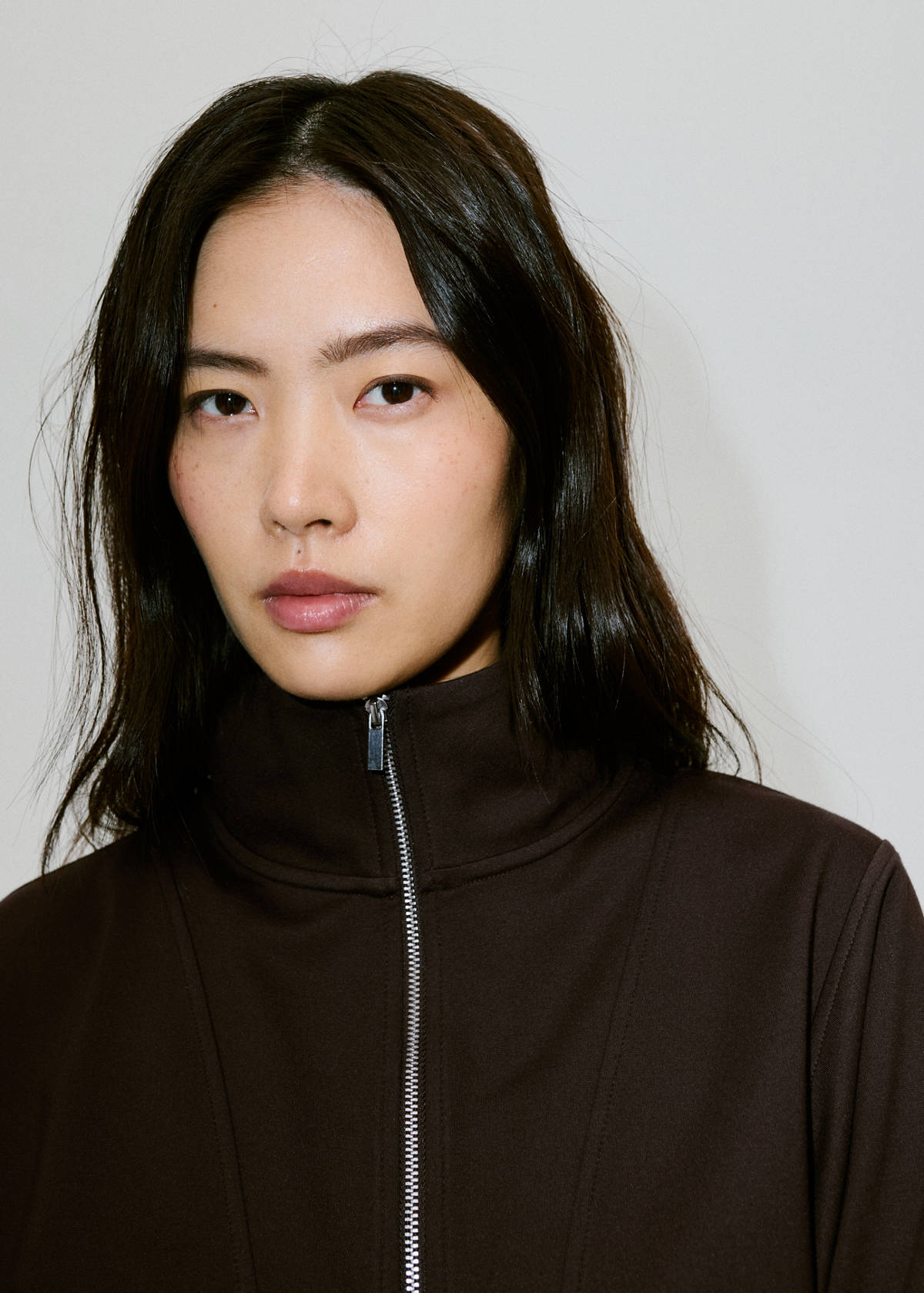 Turtleneck sweatshirt with zip — Brown